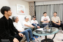 画像集 No.015のサムネイル画像 / ［インタビュー］「レンタヒーロー Z」は，全世界のあらゆる人が楽しめるゲームを目指す。蟻川とんぼ氏，Hiro師匠，光吉猛修氏が主題歌を提供