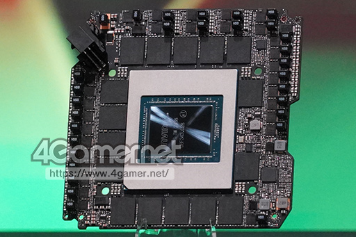 画像集 No.022のサムネイル画像 / 写真で見る「GeForce RTX 5090 Founders Edition」。斬新な冷却構造の採用で2スロットの厚みを実現した新世代GeForce