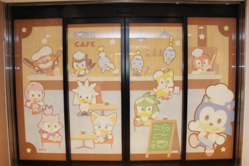 画像ギャラリー No.003のサムネイル画像 / 「SONIC & FRIENDS（ソニック＆フレンズ）」コラボカフェ，本日オープン。可愛いソニック達がもてなしてくれる癒やし空間を紹介