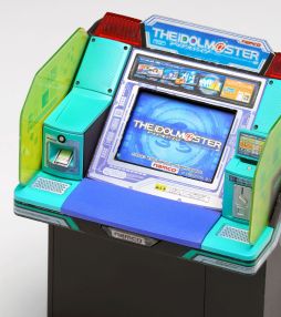 画像ギャラリー No.005のサムネイル画像 / アーケード版「アイドルマスター」の筐体を再現した1/12スケールプラモデルが2026年4月に再販決定。接着剤不要で気軽に組み立てられる