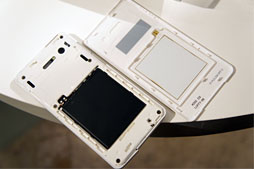 画像集#014のサムネイル/KDDI,「INFOBAR A02」を発表。2月中旬の発売前に軽く触ってみた