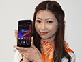 KDDI,2014春モデルのスマートフォン5製品などを発表。曲面ボディのスマホや6.4インチファブレットに注目