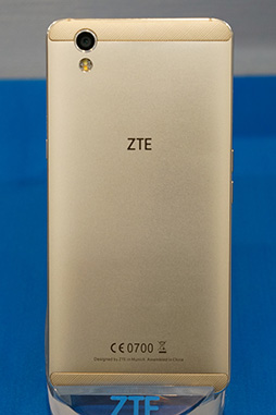 画像集 No.005のサムネイル画像 / ZTEの新型SIMロックフリースマホ「BLADE V7 MAX」テストレポート。普段使いにはいいがゲーム用途では厳しい面も