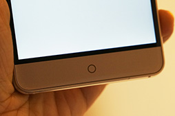 画像集 No.011のサムネイル画像 / ZTEの新型SIMロックフリースマホ「BLADE V7 MAX」テストレポート。普段使いにはいいがゲーム用途では厳しい面も