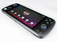 Android搭載小型ゲーム機「Odin Pro」を写真でチェック。ゲームパッドが想像以上の出来栄えだ