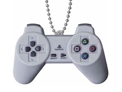 ボタンを押すと起動音が鳴る! PlayStation歴代コントローラを再現したサウンドマスコットが5月中に発売予定