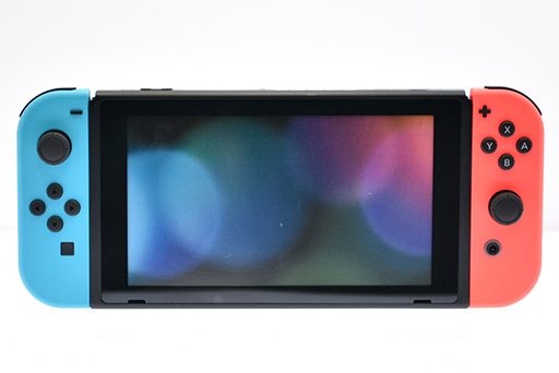 画像集 No.003のサムネイル画像 / 写真で見る「Nintendo Switch」。本体やドックだけでなく,専用ゲームパッド「Joy-Con」にも注目せよ