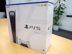 PlayStation 5をひと足先に開封! ベース取り付けまでを写真でレポート