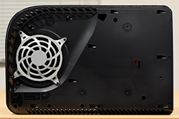 画像ギャラリー No.005のサムネイル画像 / 「PlayStation 5」分解レポート。ソニーらしいこだわりに満ちた設計を,実機をバラして改めて確認してみた