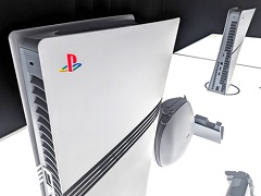 SIEがアナウンスしたばかりの「PlayStation 30周年アニバーサリー コレクション」,表面処理はやっぱり何かが違う