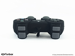 画像ギャラリー No.010のサムネイル画像 / 「PlayStation」のコントローラを再現したシリコンポーチが本日発売。サイズまで再現した存在感抜群のグッズ
