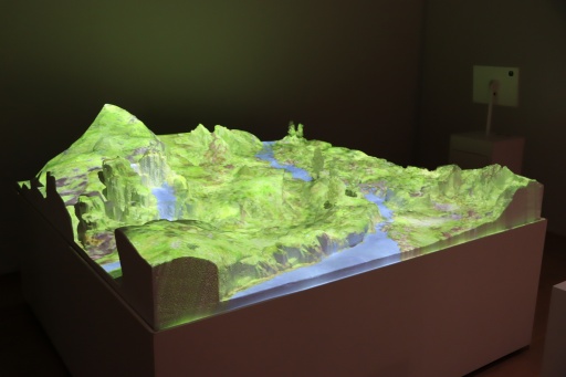 ���������꡼ No.024�Υ���ͥ������ / ����������祫�ץ���Ÿ����������������ݡ��ȡ�40ǯ�ʾ�ˤ錄����ˡ��ȼ��Υ����೫ȯ�Υ��ϥ������Ťʻ������ˤ��ߤʤ�Ÿ��