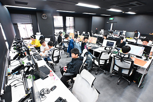 画像ギャラリー No.025のサムネイル画像 / eスポーツを学ぶ高校のリアルな1日。通信制高校「ルネサンス高等学校」池袋キャンパスを密着取材したら，まぶしくて，うらやましかった
