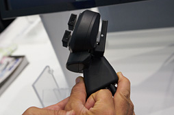 画像集 No.012のサムネイル画像 / CEATEC JAPAN 2015まとめ。ゲームシーンに来てくれるかもしれない触覚技術などを,コンパニオンのおねーさんともども見てきた