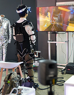 画像集 No.003のサムネイル画像 / 東京ゲームショウ2016で見かけた，気になるVR＆フィードバックデバイスをまとめてレポート