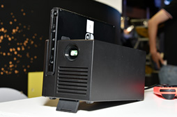 画像集 No.011のサムネイル画像 / ［TGS 2018］「モバイルプロジェクタ内蔵Switchドック，たぶん3万円」が意外にいいかもしれない