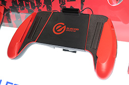 画像集 No.011のサムネイル画像 / ［TGS 2019］e-Sportsコーナーで，エレコムが発表前の薄型キーボード「TK-ARMA30」やサラウンド対応ヘッドセットを披露