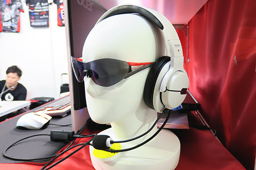 画像集 No.013のサムネイル画像 / ［TGS 2019］e-Sportsコーナーで，エレコムが発表前の薄型キーボード「TK-ARMA30」やサラウンド対応ヘッドセットを披露