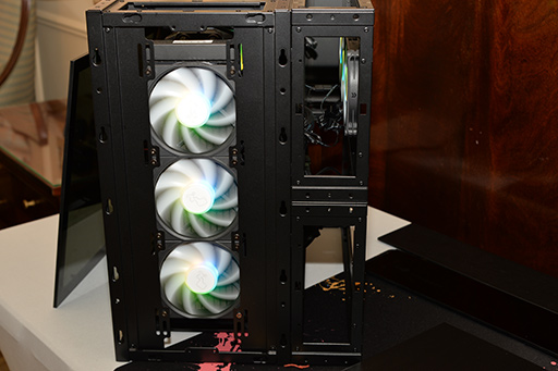 画像集 No.006のサムネイル画像 / 自作PCはPCケースも自分流で組み立てる時代に? InWinが5つのユニットで合体・変形できるPCケース「ModFree」を発表
