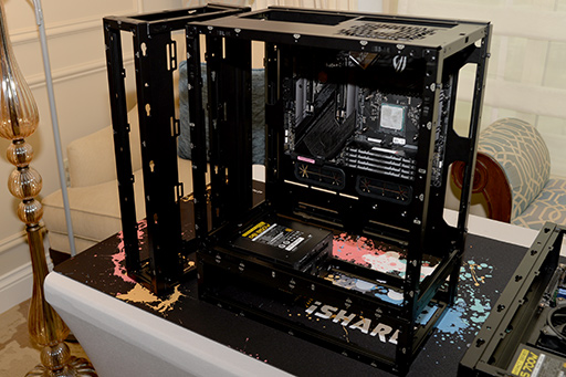 画像集 No.008のサムネイル画像 / 自作PCはPCケースも自分流で組み立てる時代に? InWinが5つのユニットで合体・変形できるPCケース「ModFree」を発表