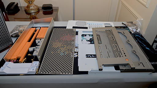 画像集 No.011のサムネイル画像 / 自作PCはPCケースも自分流で組み立てる時代に? InWinが5つのユニットで合体・変形できるPCケース「ModFree」を発表