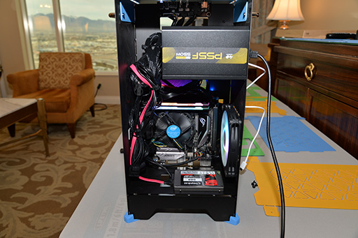 画像集 No.014のサムネイル画像 / 自作PCはPCケースも自分流で組み立てる時代に? InWinが5つのユニットで合体・変形できるPCケース「ModFree」を発表