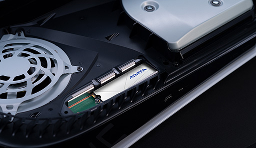画像集 No.003のサムネイル画像 / ヒートシンク付きPS5向けM.2 SSDの容量4TBモデルがADATAから