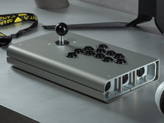 ユーザー独自のアーケードスティックを作れる製品「iO」が発売。ボタンやスティック,外装を選んで注文できる