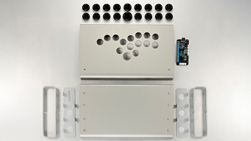 画像ギャラリー No.005のサムネイル画像 / ユーザー独自のアーケードスティックを作れる製品「iO」が発売。ボタンやスティック，外装を選んで注文できる