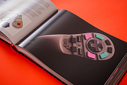 画像ギャラリー No.012のサムネイル画像 / 古今東西のコントローラ200種以上を取り上げた海外書籍が11月17日に発売。FC以前から最新のJoy-Conまで500枚以上の写真で紹介