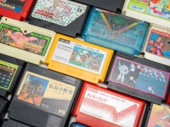 ファミコンのカートリッジに見る,草創期ならではの活気と混沌。ゲームソフトのメディアの形が,パブリッシャごとに違う時代があった