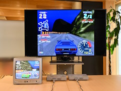 知る人ぞ知る(?)初代PlayStationの通信対戦を,発売30周年を機に体験。14インチブラウン管と60インチ8K液晶でプレイしてみた