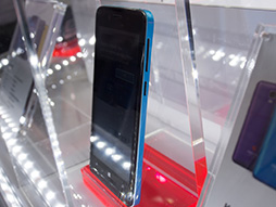 画像集 No.008のサムネイル画像 / FREETEL,Windows 10 Mobile搭載スマートフォン「KATANA」シリーズを発表。OSリリース後に最速での発売を目指す