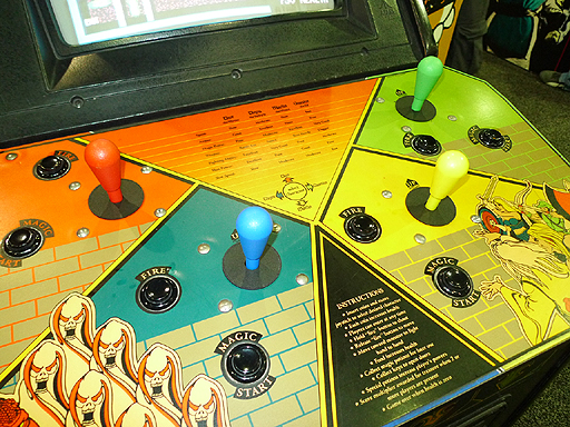 画像集#007のサムネイル/今年もE3に「Videogame History Museum」が出展。レトロなアーケードゲーム筐体や家庭用ゲーム機がズラリ勢揃い