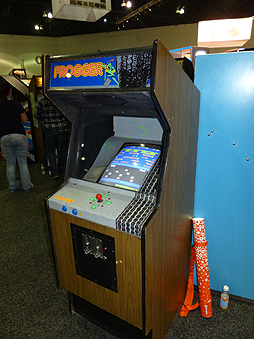 画像集#008のサムネイル/今年もE3に「Videogame History Museum」が出展。レトロなアーケードゲーム筐体や家庭用ゲーム機がズラリ勢揃い