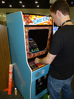 画像集#009のサムネイル/今年もE3に「Videogame History Museum」が出展。レトロなアーケードゲーム筐体や家庭用ゲーム機がズラリ勢揃い