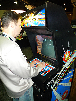 画像集#016のサムネイル/今年もE3に「Videogame History Museum」が出展。レトロなアーケードゲーム筐体や家庭用ゲーム機がズラリ勢揃い