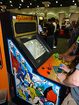 画像集#025のサムネイル/今年もE3に「Videogame History Museum」が出展。レトロなアーケードゲーム筐体や家庭用ゲーム機がズラリ勢揃い