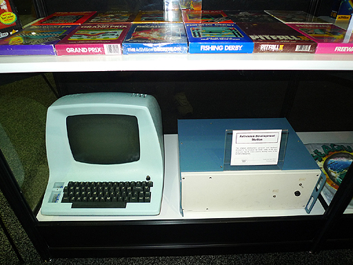 画像集#032のサムネイル/今年もE3に「Videogame History Museum」が出展。レトロなアーケードゲーム筐体や家庭用ゲーム機がズラリ勢揃い