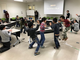画像集 No.003のサムネイル画像 / プログラミング競技会「GPリーグ ヤマハ発動機プログラミングコロシアム」が開催決定。応援キャラクターはロックマン