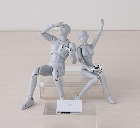画像集 No.008のサムネイル画像 / フィギュアの小物にぴったり(?) PS4本体とPS VRのミニチュアフィギュアがカプセル自販機で8月第2週より順次発売へ