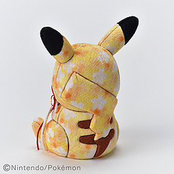 画像集 No.004のサムネイル画像 / 熟練の職人達が「ピカチュウ」を伝統工芸品・江戸木目込み人形で表現。お正月飾り用の付属品がついて税込1万3200円で数量限定販売中