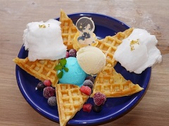 カプコンカフェ イオンレイクタウン店で「囚われのパルマ」コラボが7月9日に開始。ハルトやアオイ,チアキをイメージしたメニューやグッズを紹介