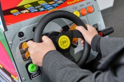 画像集#001のサムネイル/「ARCADE1UP OutRun」発売記念，鈴木 裕氏インタビュー。名作「アウトラン」の開発当時や今後の予定，そして作ってみたいゲームを聞いた