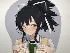 「閃乱カグラ」シリーズ10周年を記念した“閃乱カグラTEN”が本日スタート。人よりも大きい巨大なマウスパッドも