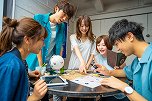 画像集 No.004のサムネイル画像 / 「名探偵コナン」とコラボのリアル脱出ゲーム“黒鉄の海中研究所（ラボラトリー・オルカ）からの脱出”の描きおろしビジュアルが公開に