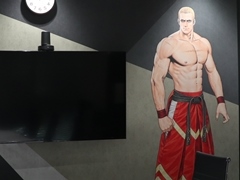 SNK新社屋フォトレポート。ギースの圧を感じながらミーティングできる会議室やレアグッズが展示されたショールームなど見どころ満載