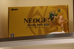 画像集 No.028のサムネイル画像 / SNK新社屋フォトレポート。ギースの圧を感じながらミーティングできる会議室やレアグッズが展示されたショールームなど見どころ満載