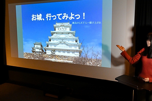 画像集 No.022のサムネイル画像 / 大スクリーンでゲーム推し活しようぜ！　“レンタルシアター”の165インチ画面で至高のひとときを味わえる時代が来た