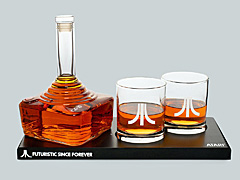 懐かしのジョイスティックがウイスキーのデキャンタになった「Atari Joystick Decanter Set」,海外向けに発売中